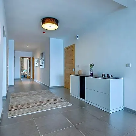 Pure Luxury With Pool Apartman *