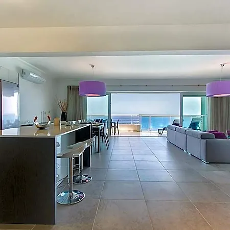 Pure Luxury With Pool *