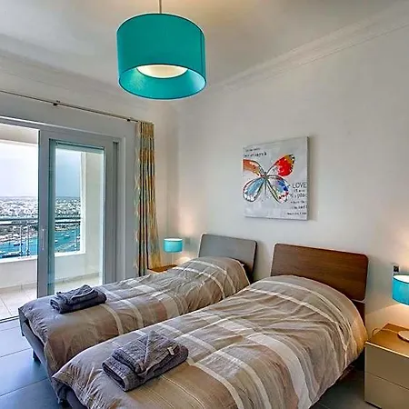 Pure Luxury With Pool Sliema