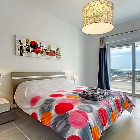 Pure Luxury With Pool Apartman *