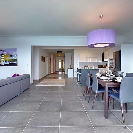 Pure Luxury With Pool Apartman *