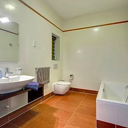 Pure Luxury With Pool Sliema