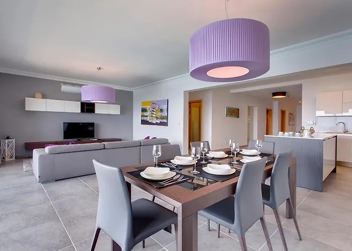 Pure Luxury With Pool Sliema