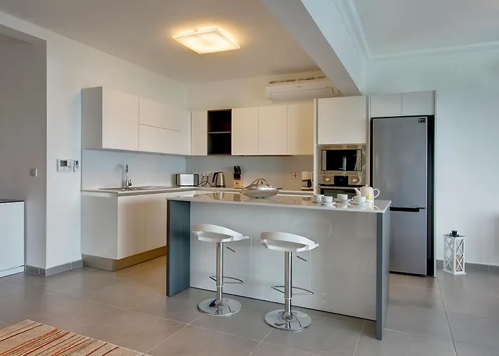 Pure Luxury With Pool Apartment *