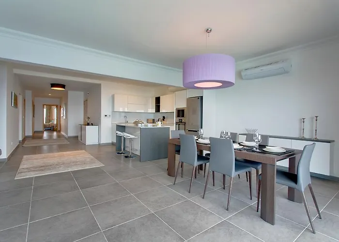 Pure Luxury With Pool